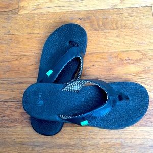 Sanuk Yoga Mat Flip Flops—barely worn